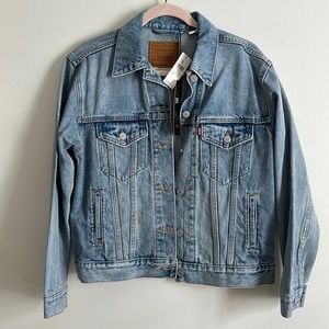 NWT, Levi Ex-Boyfriend Trucker Jacket - Small